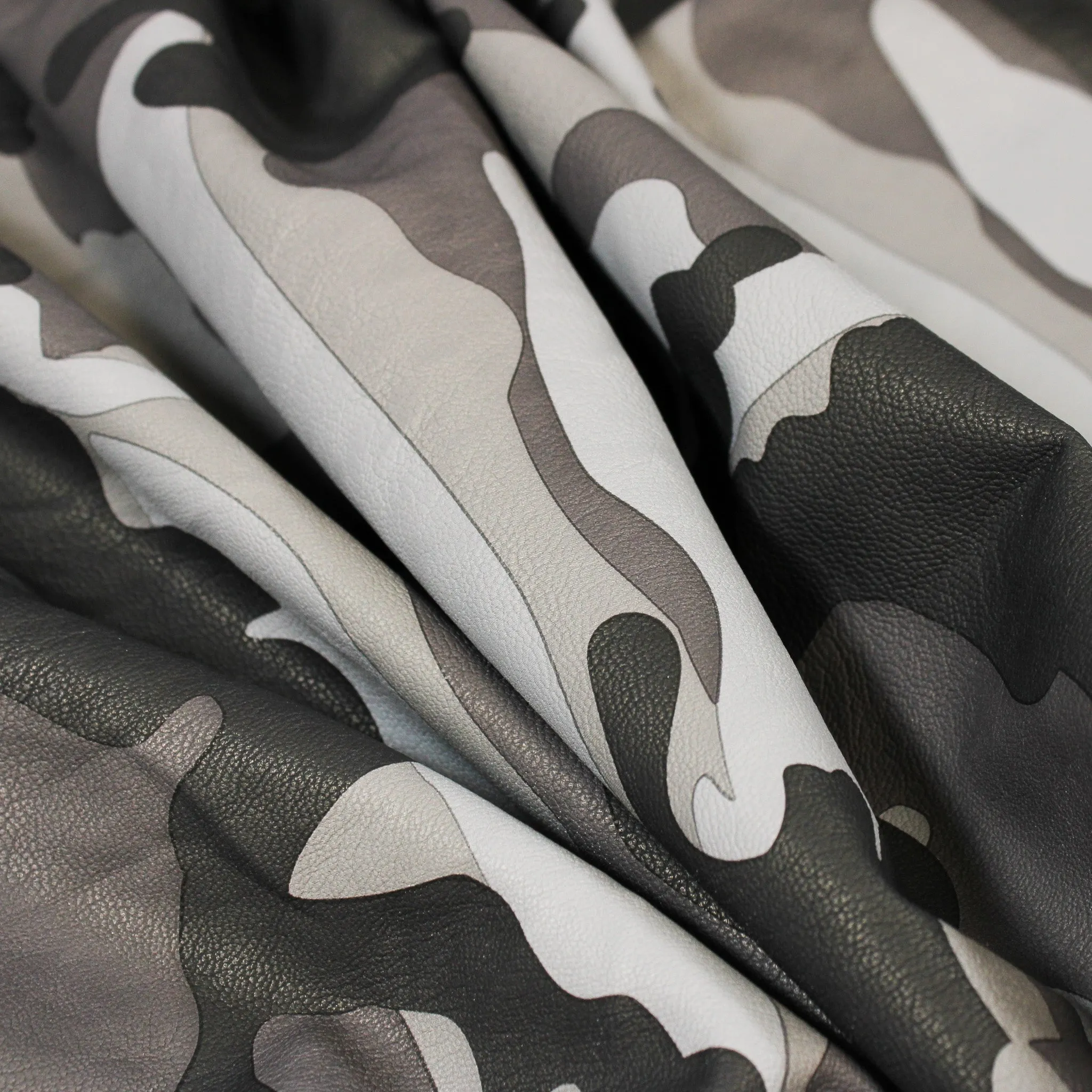 GREY CAMO PLEATHER